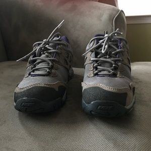 Women’s Hi-Tec Trail shoes Size 6 1/2 6.5